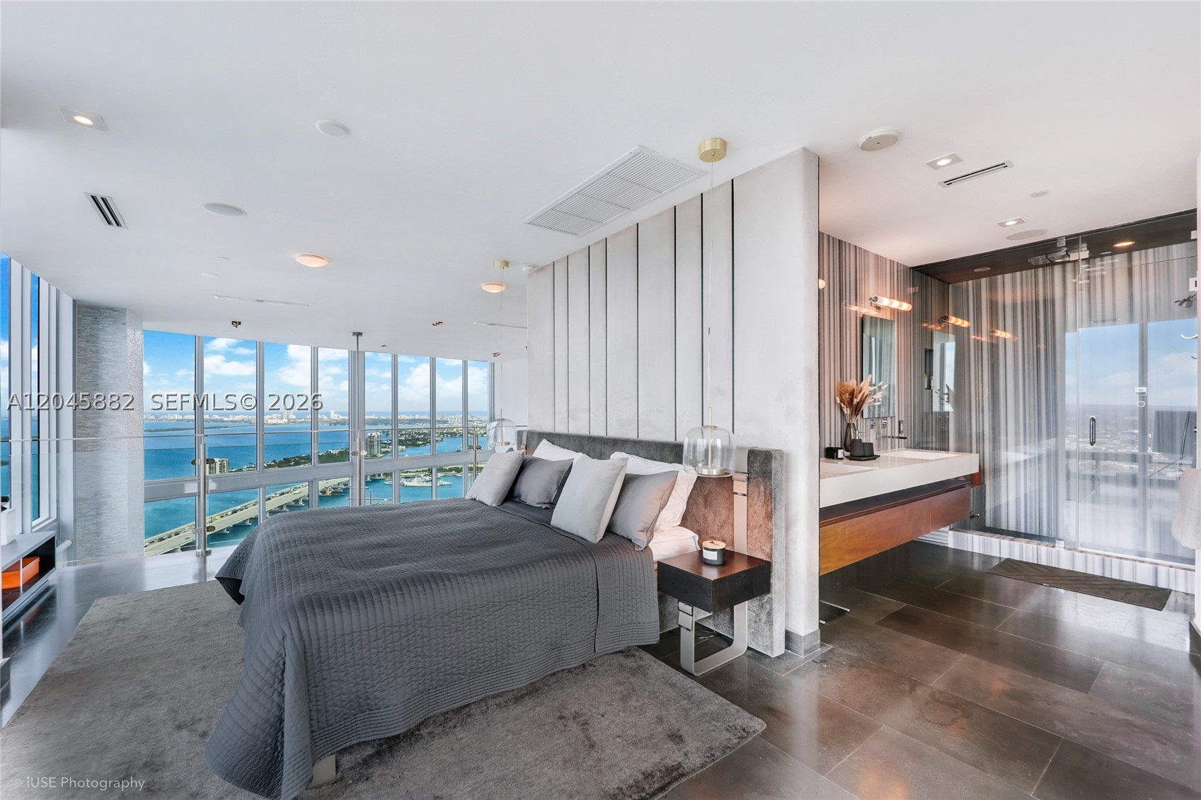 888 Biscayne Blvd #5112, Miami FL 33132