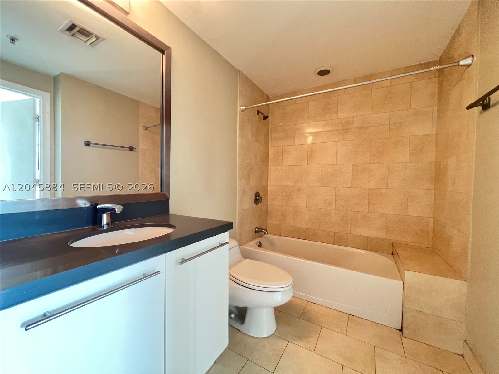 90 SW 3rd St #1710, Miami FL 33130