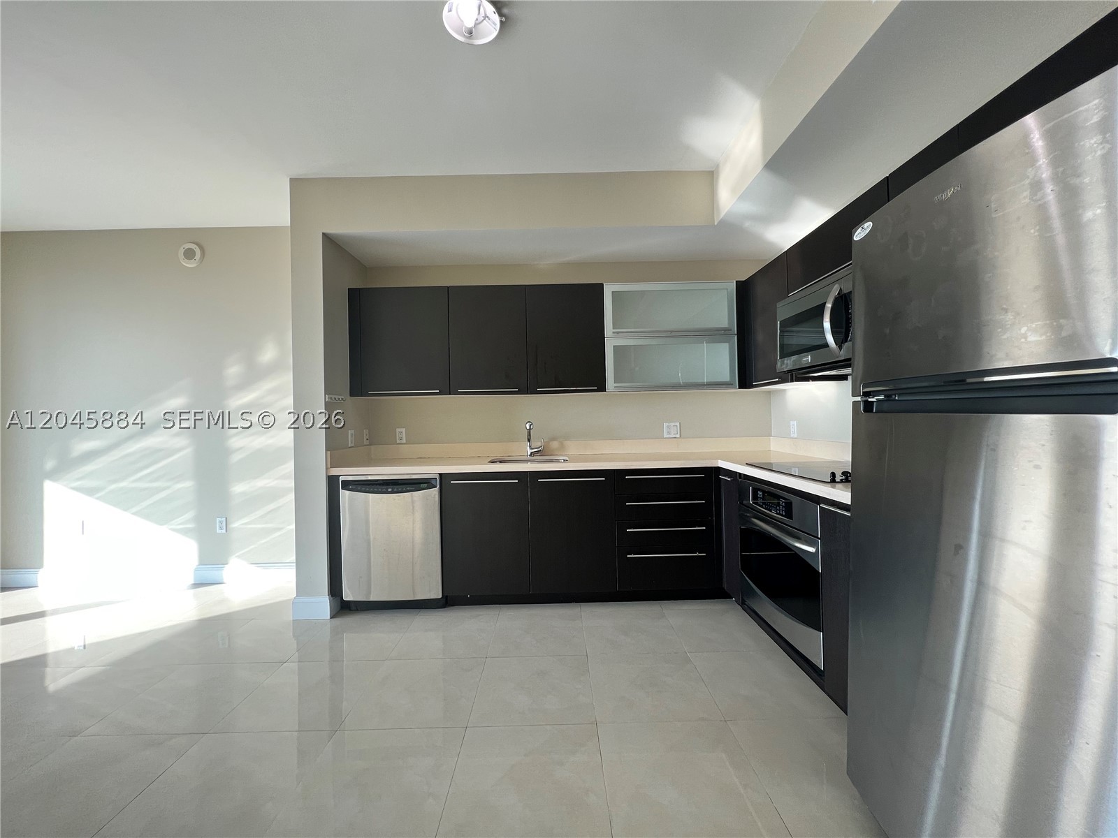 90 SW 3rd St #1710, Miami FL 33130