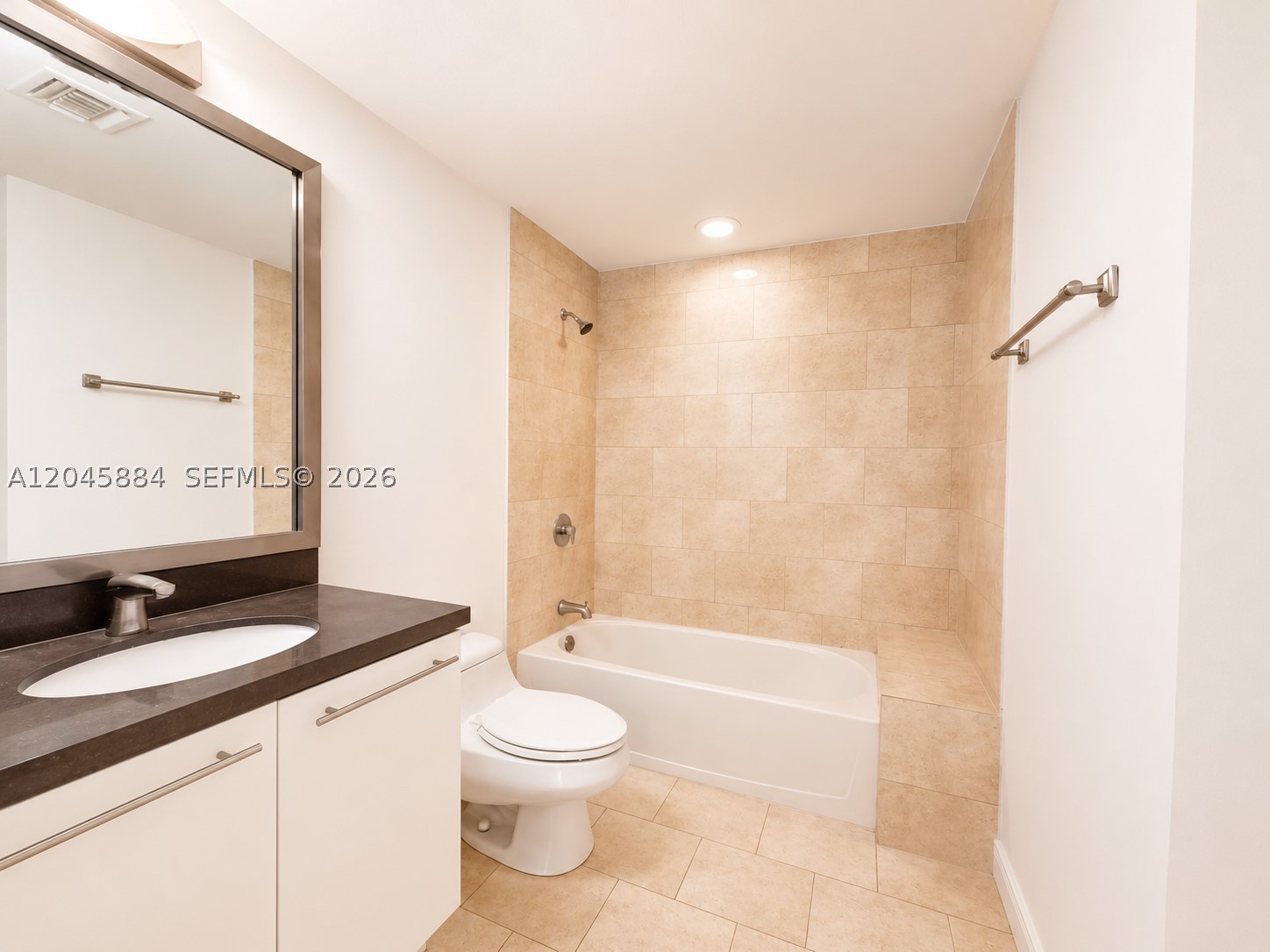 90 SW 3rd St #1710, Miami FL 33130