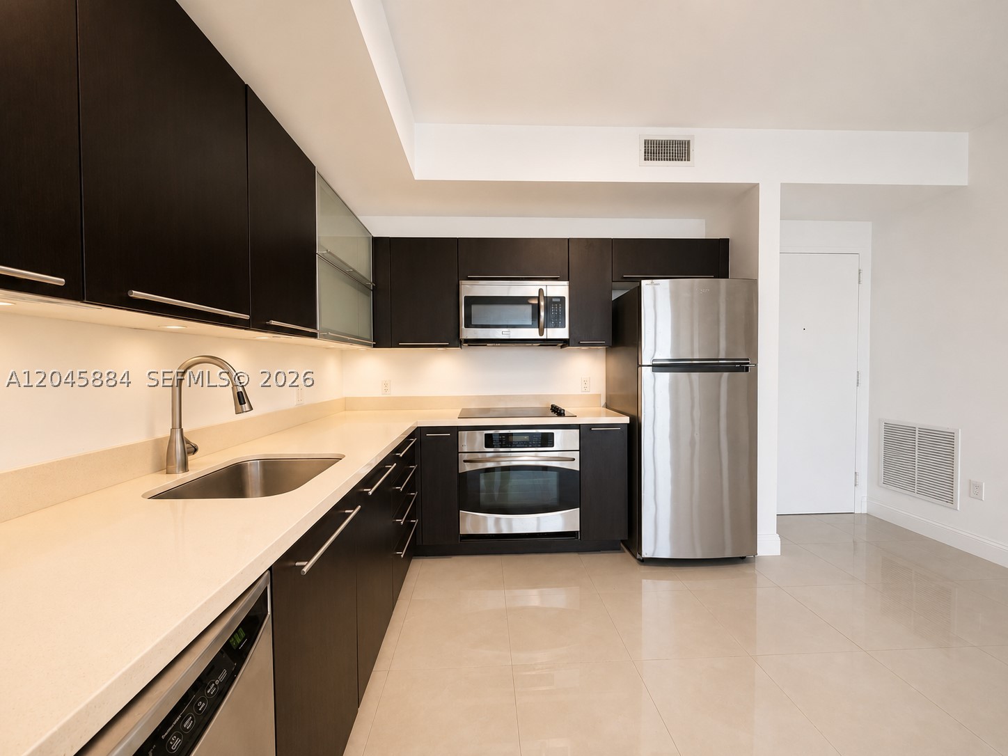 90 SW 3rd St #1710, Miami FL 33130