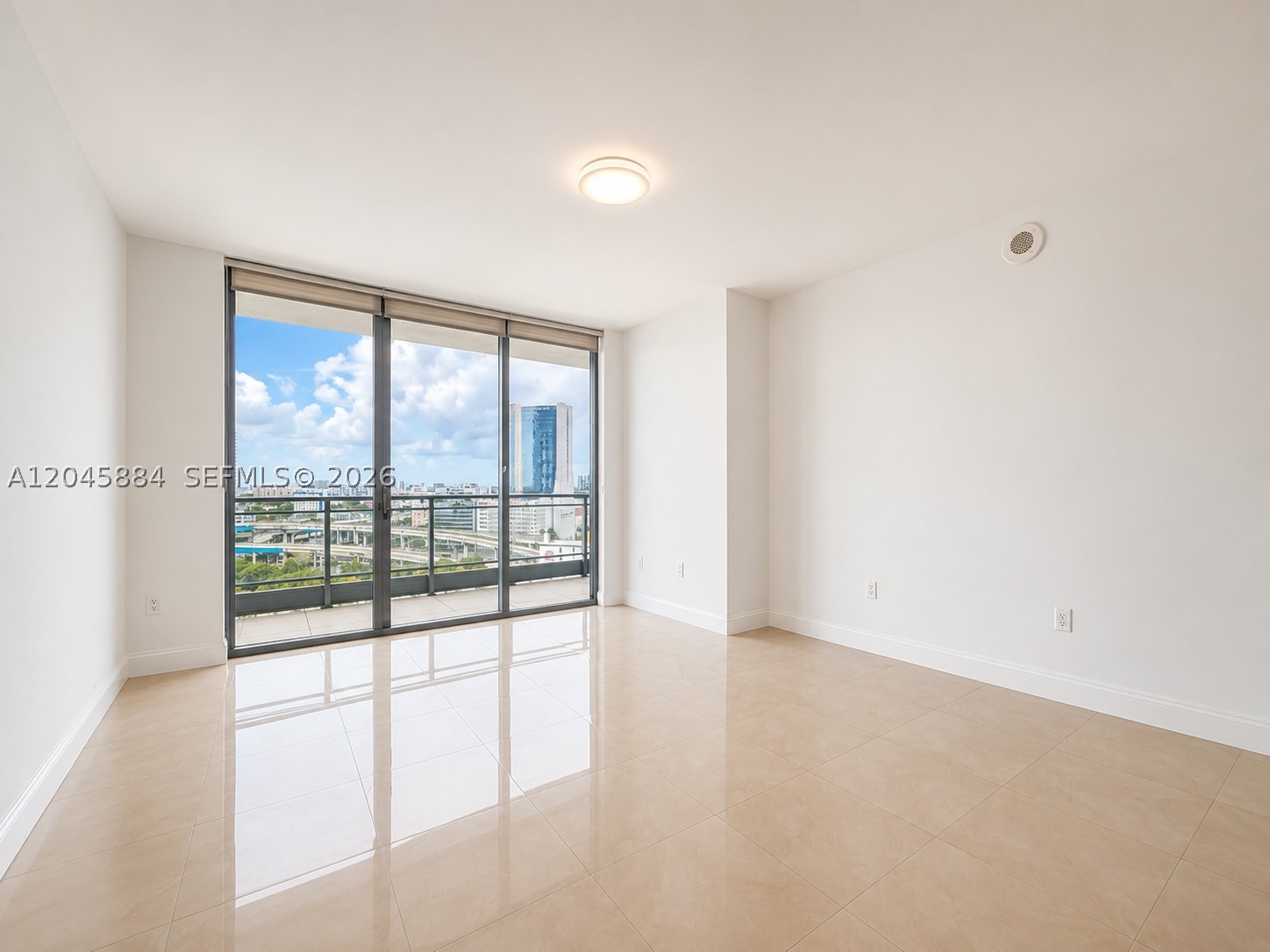 90 SW 3rd St #1710, Miami FL 33130