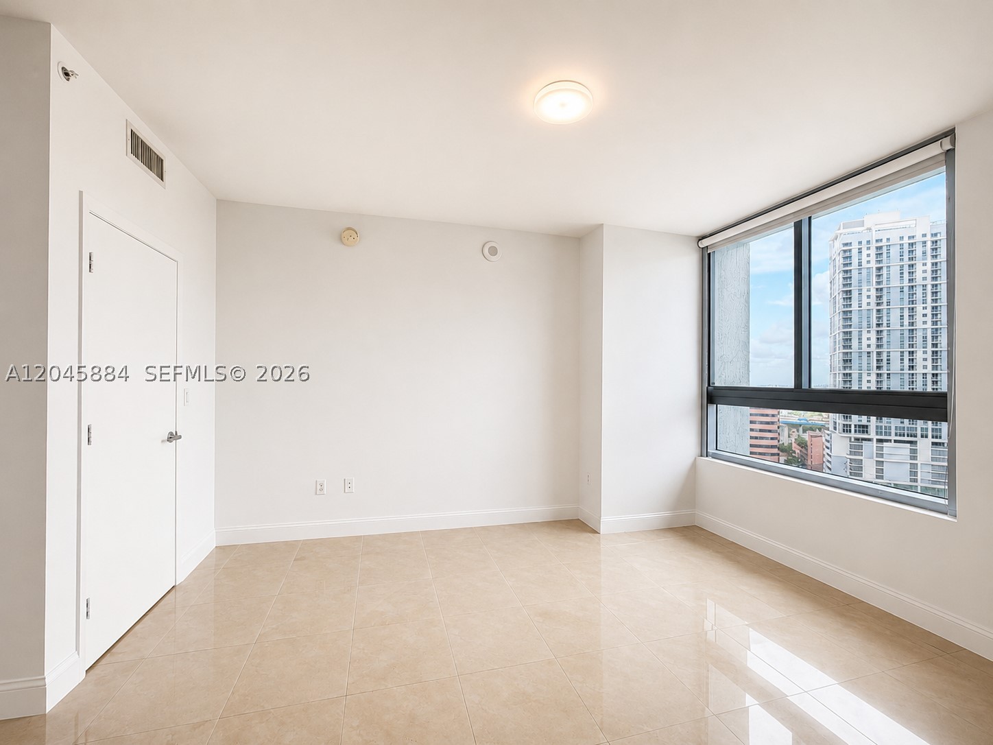 90 SW 3rd St #1710, Miami FL 33130