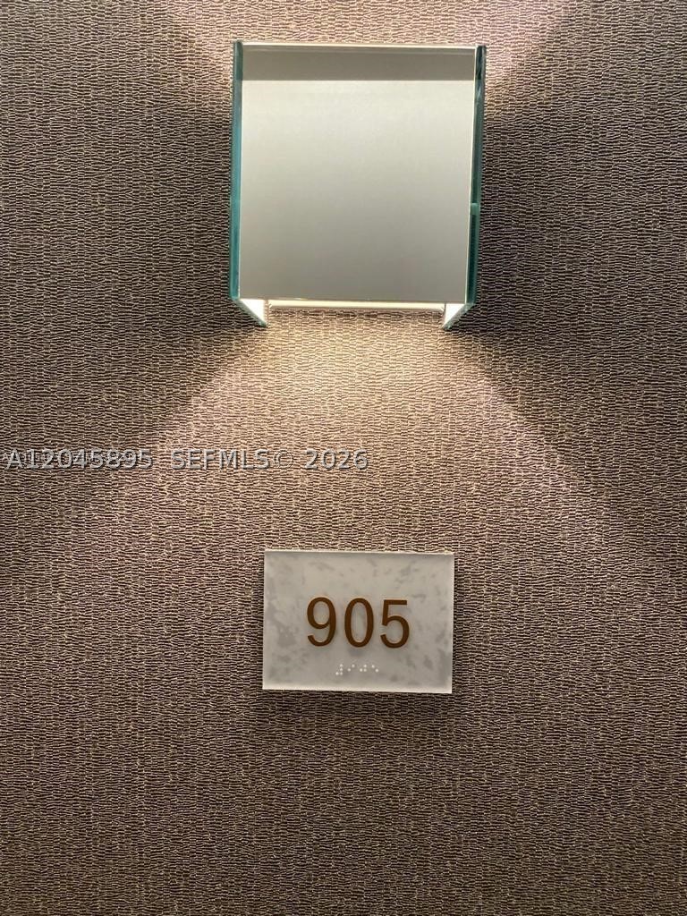 North Miami Beach FL 33160 - A12045895