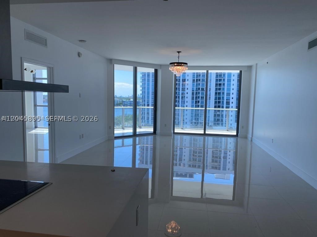 North Miami Beach FL 33160 - A12045895