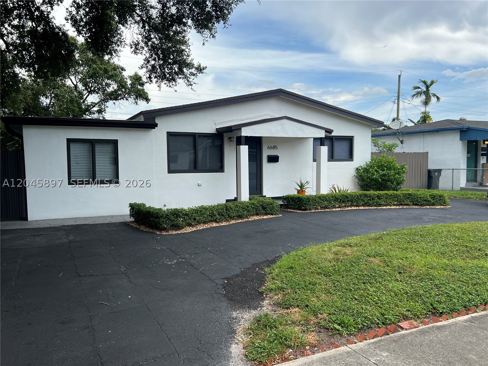 6685 NW 38th Ter #n/a, Virginia Gardens FL 33166