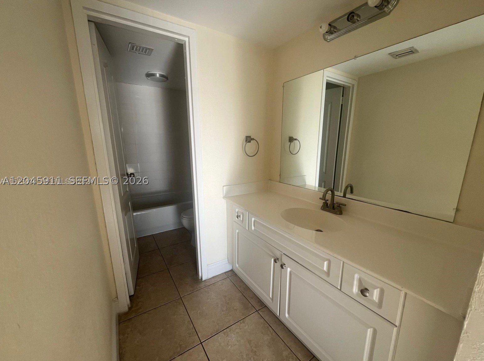 5112 NW 79 Ave #202, Doral FL 33166