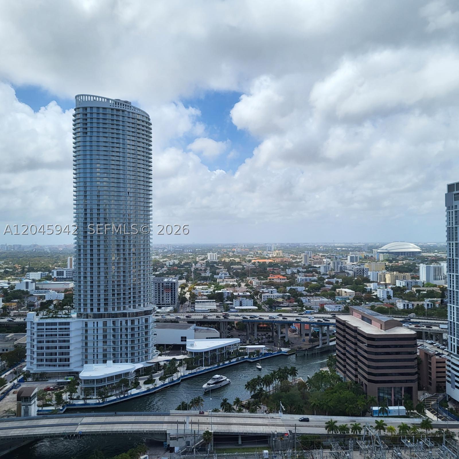 92 SW 3rd St #3207, Miami FL 33130