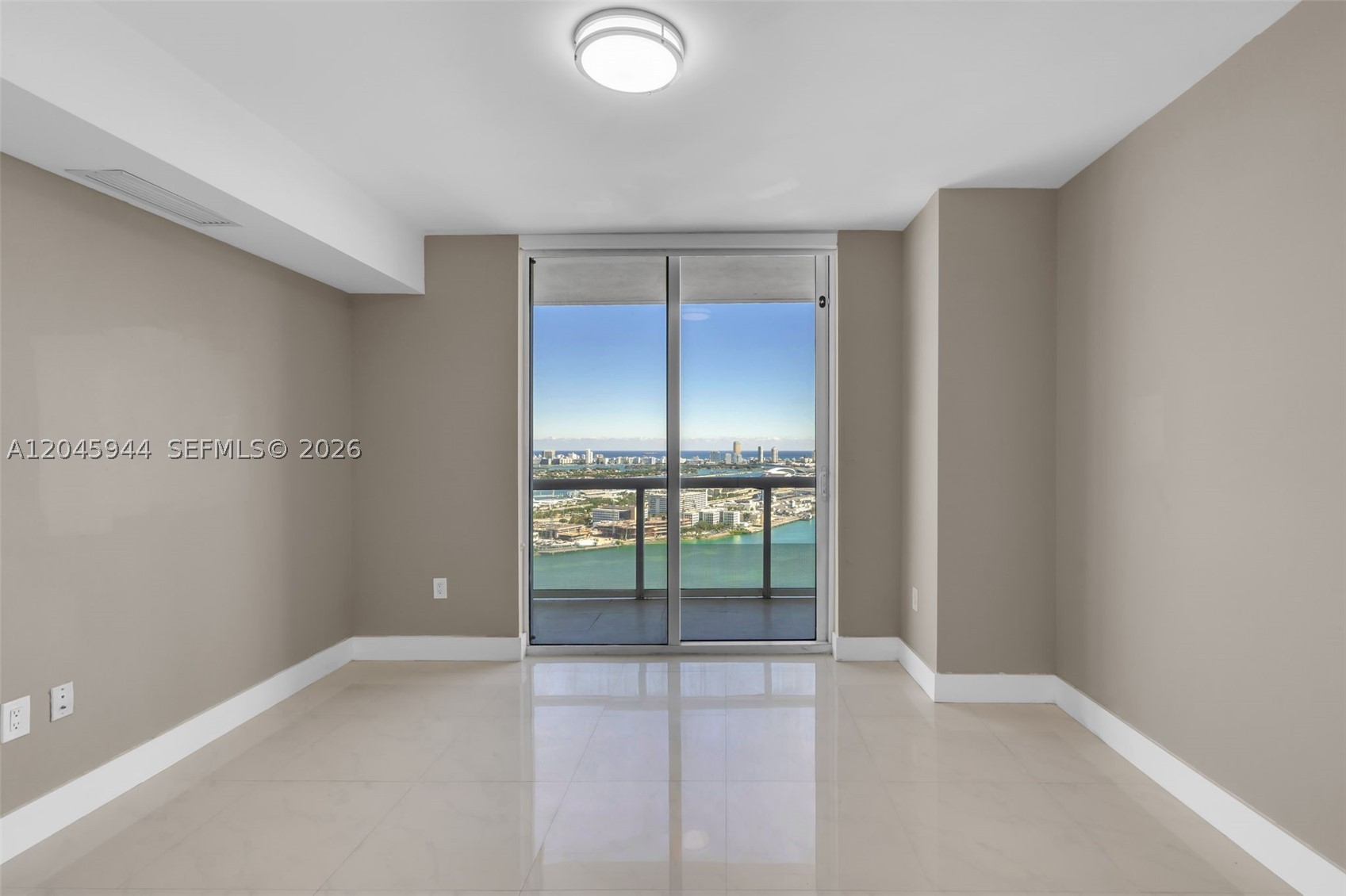 50 Biscayne Blvd #4208, Miami FL 33132