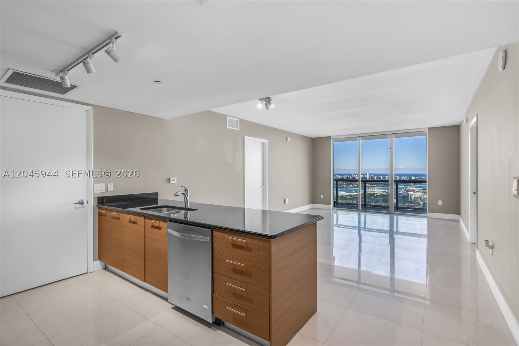 50 Biscayne Blvd #4208, Miami FL 33132