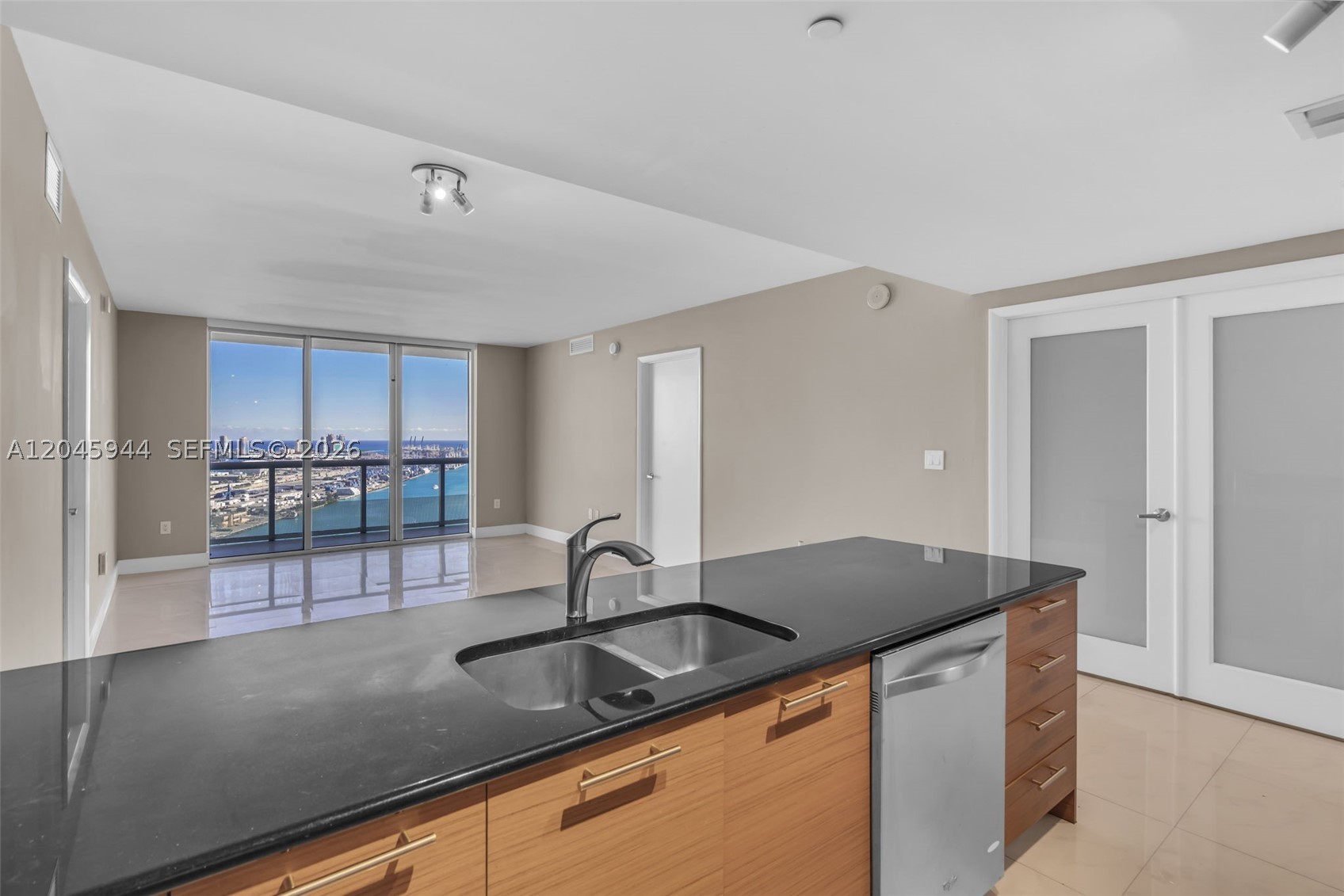 50 Biscayne Blvd #4208, Miami FL 33132