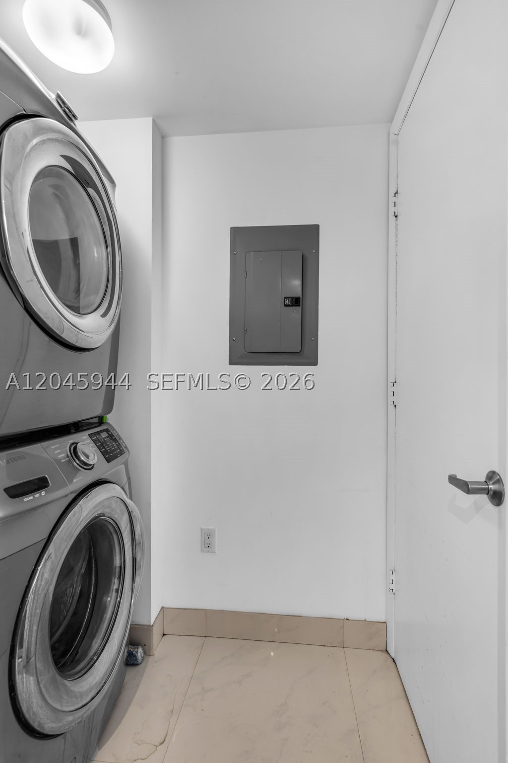 50 Biscayne Blvd #4208, Miami FL 33132