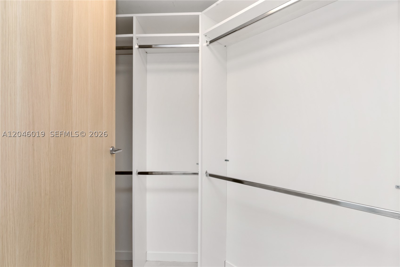 1000 Brickell Plz #4015, Miami FL 33131