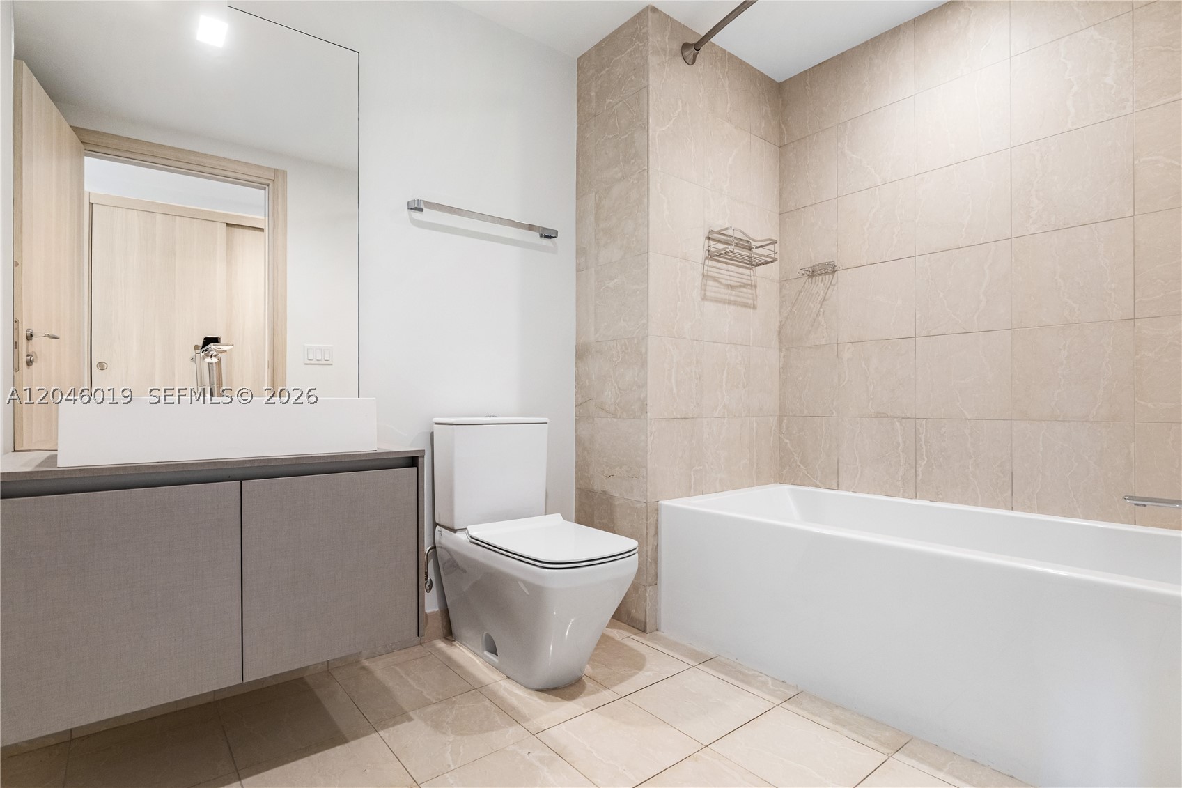 1000 Brickell Plz #4015, Miami FL 33131