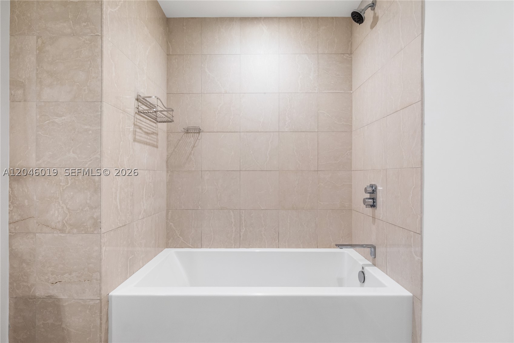 1000 Brickell Plz #4015, Miami FL 33131