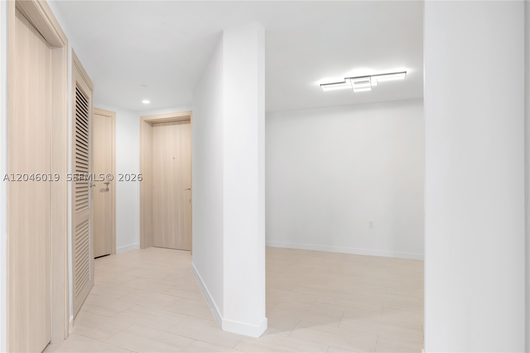 1000 Brickell Plz #4015, Miami FL 33131