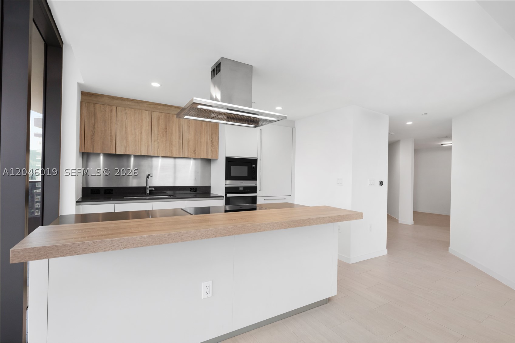 1000 Brickell Plz #4015, Miami FL 33131