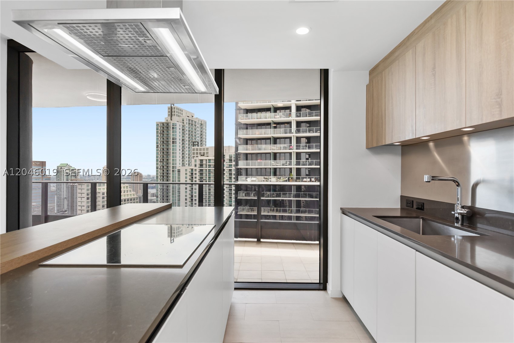 1000 Brickell Plz #4015, Miami FL 33131
