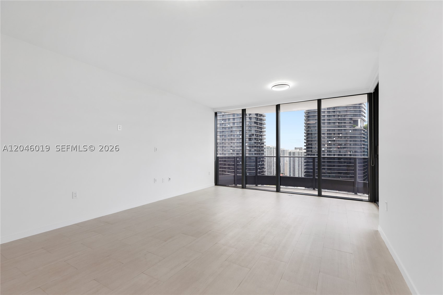1000 Brickell Plz #4015, Miami FL 33131