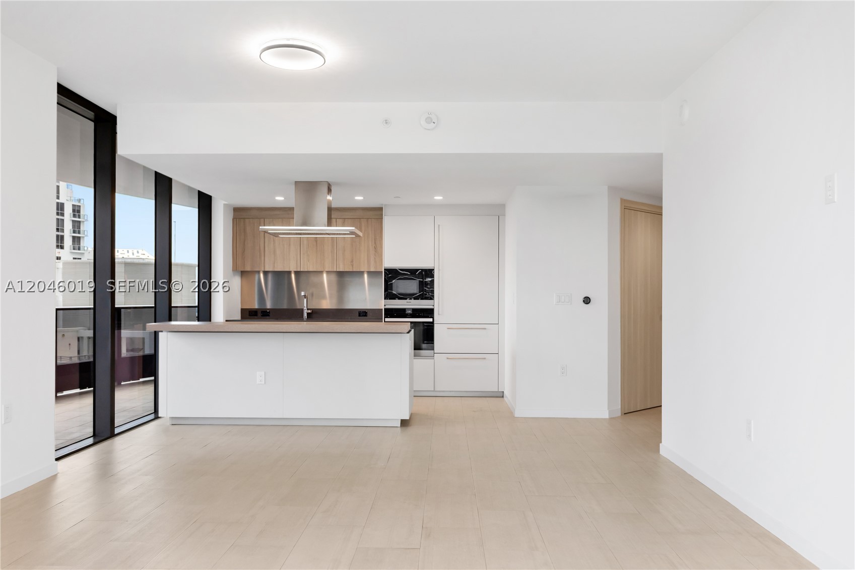 1000 Brickell Plz #4015, Miami FL 33131