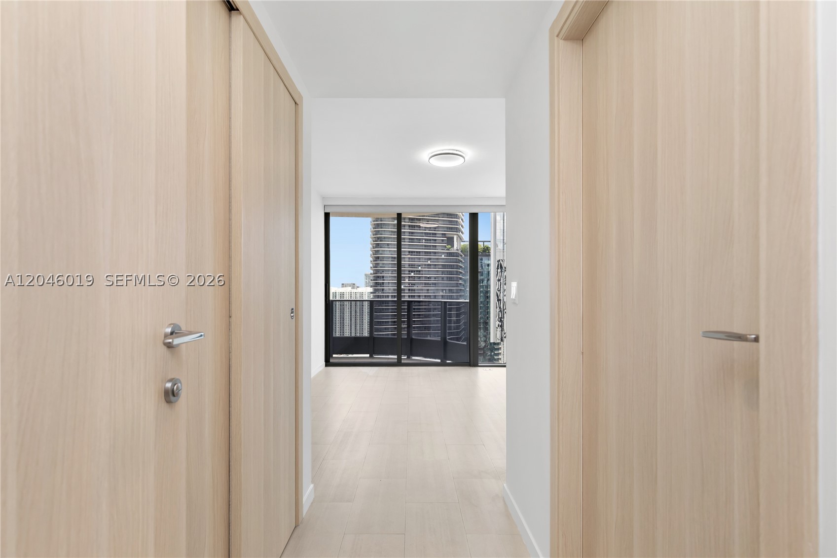 1000 Brickell Plz #4015, Miami FL 33131