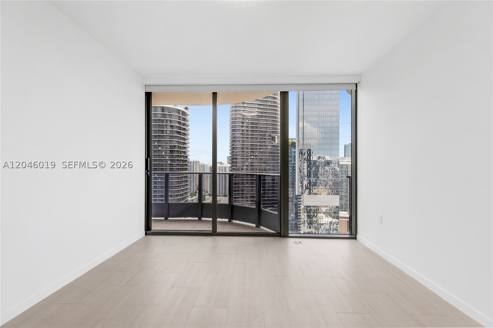 1000 Brickell Plz #4015, Miami FL 33131