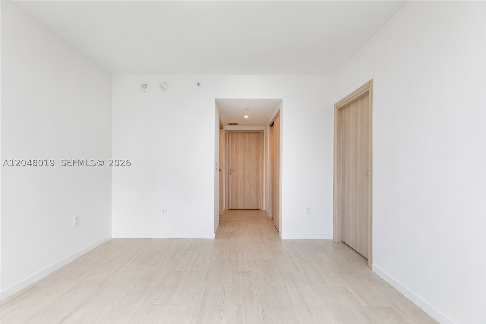 1000 Brickell Plz #4015, Miami FL 33131