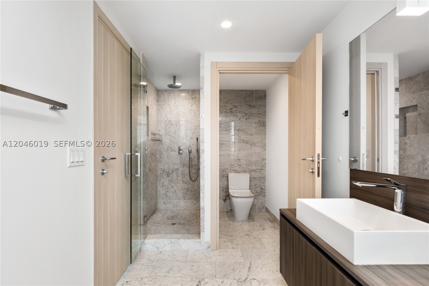 1000 Brickell Plz #4015, Miami FL 33131