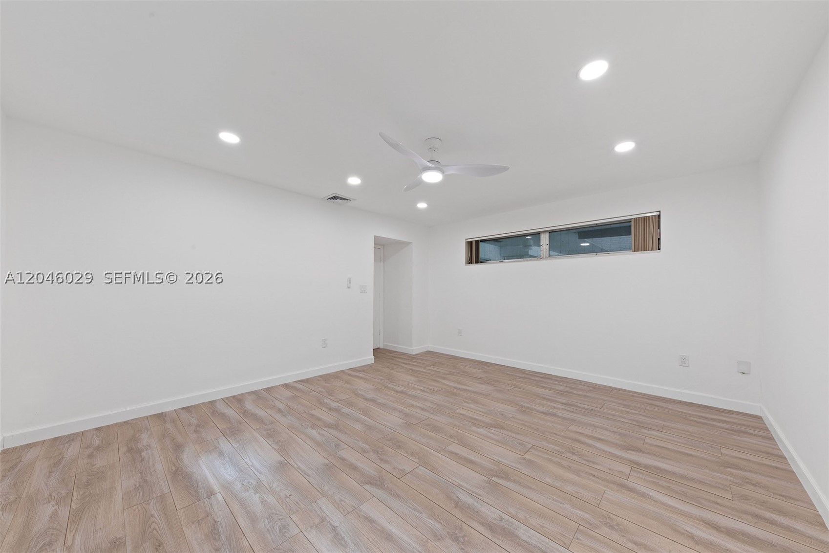 945 NE 176th St, Miami FL 33162
