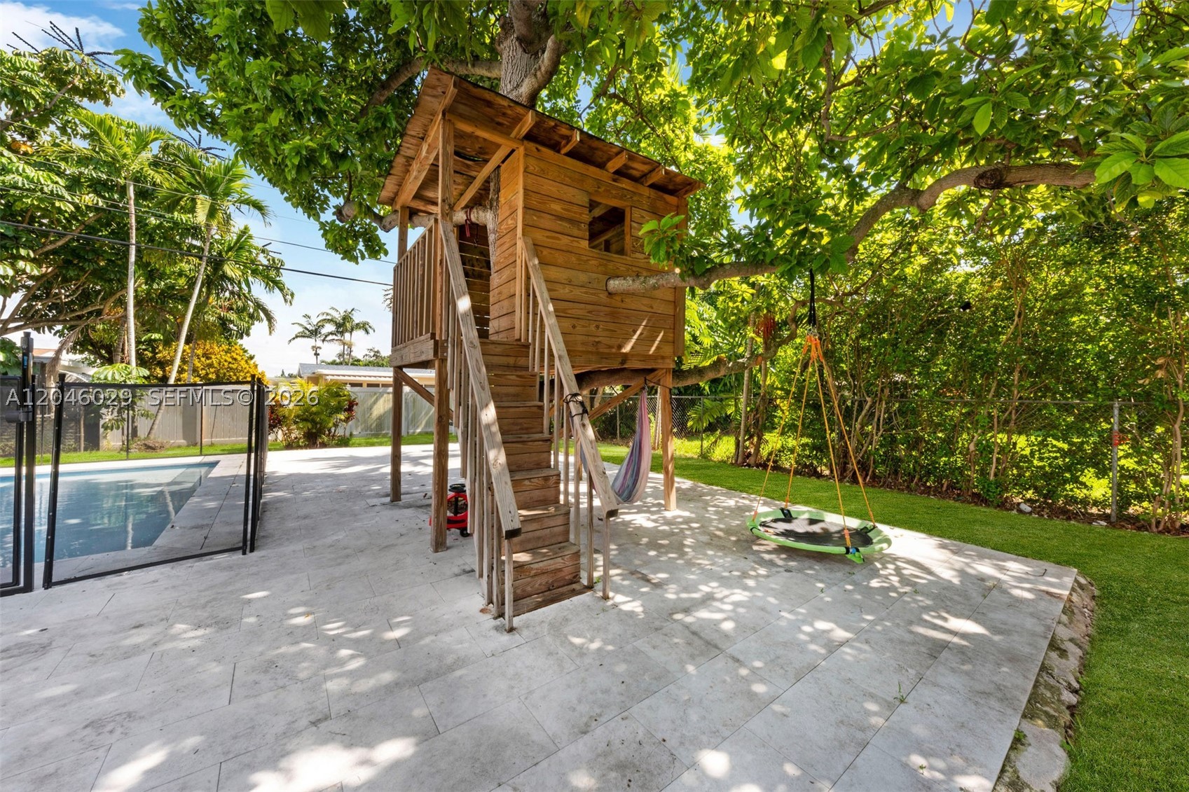 945 NE 176th St, Miami FL 33162