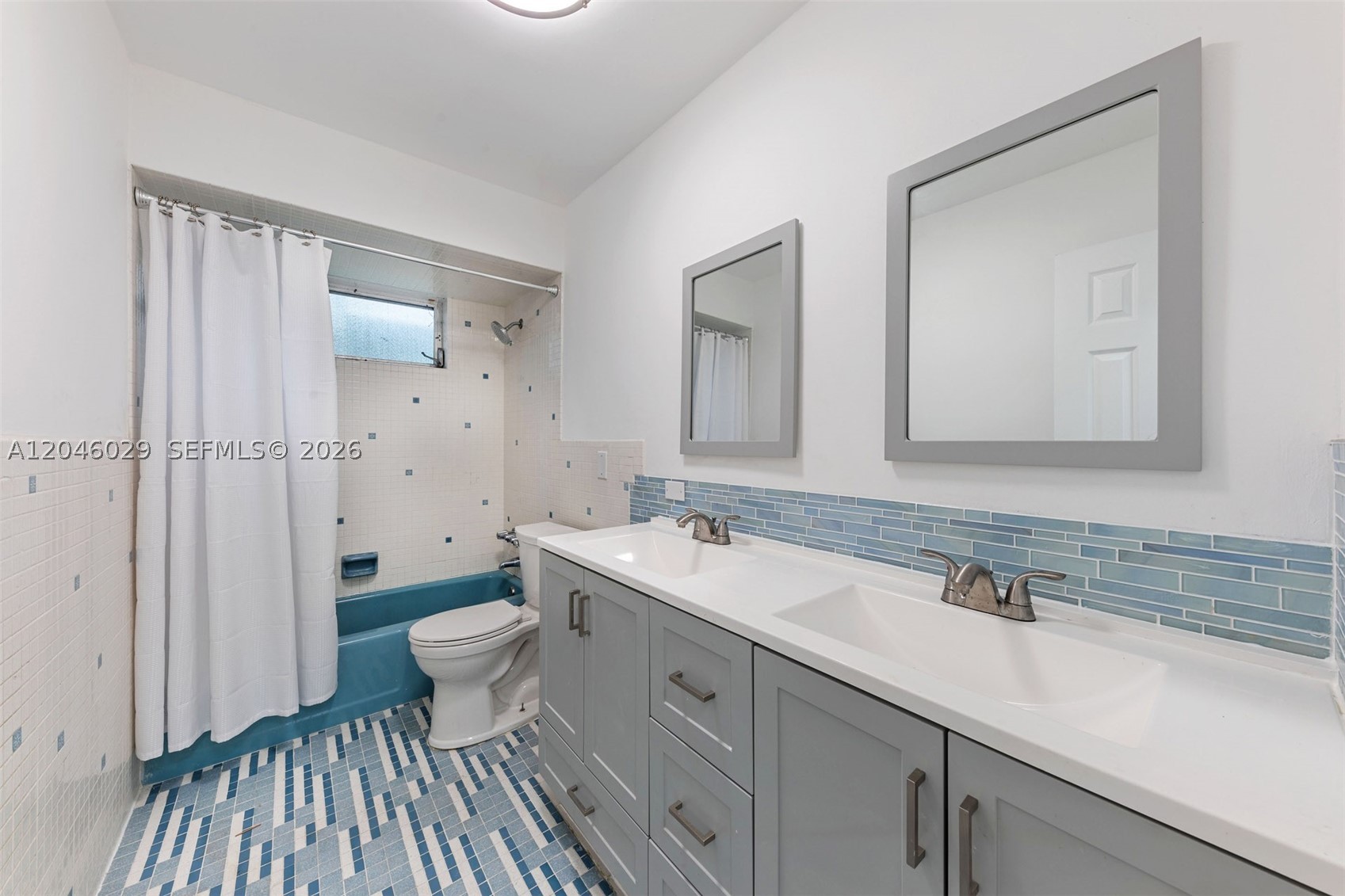 945 NE 176th St, Miami FL 33162