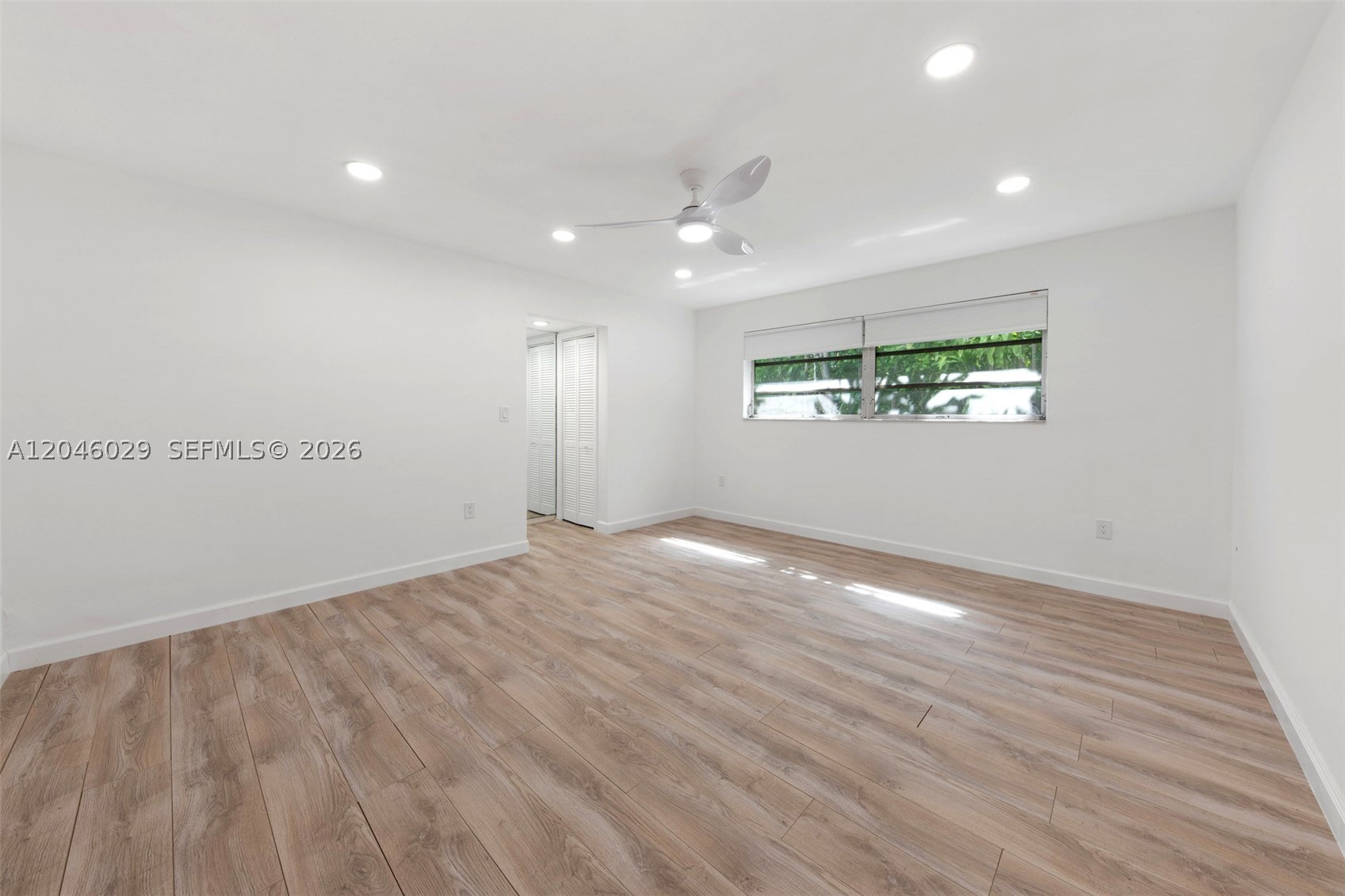 945 NE 176th St, Miami FL 33162