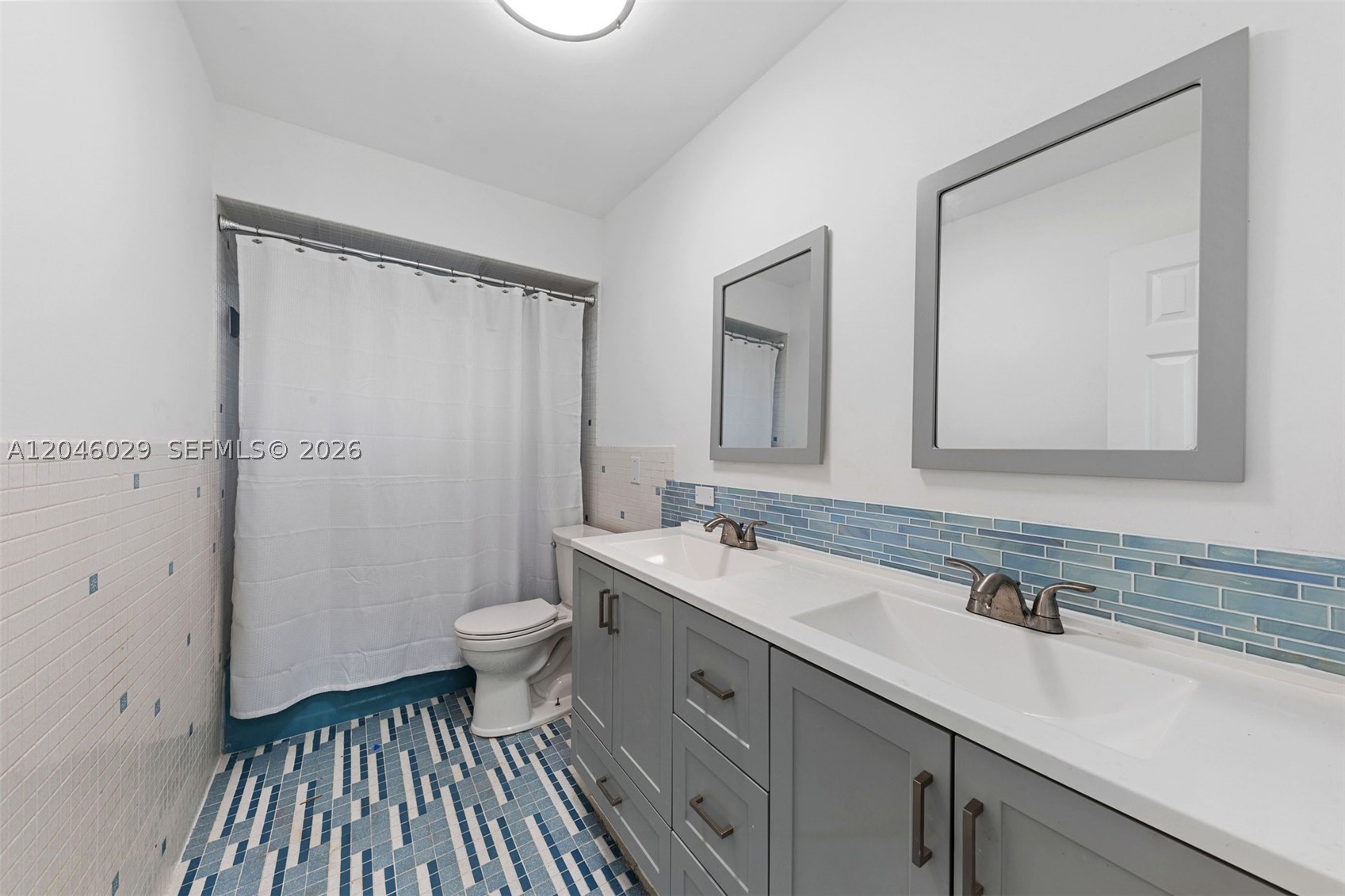 945 NE 176th St, Miami FL 33162