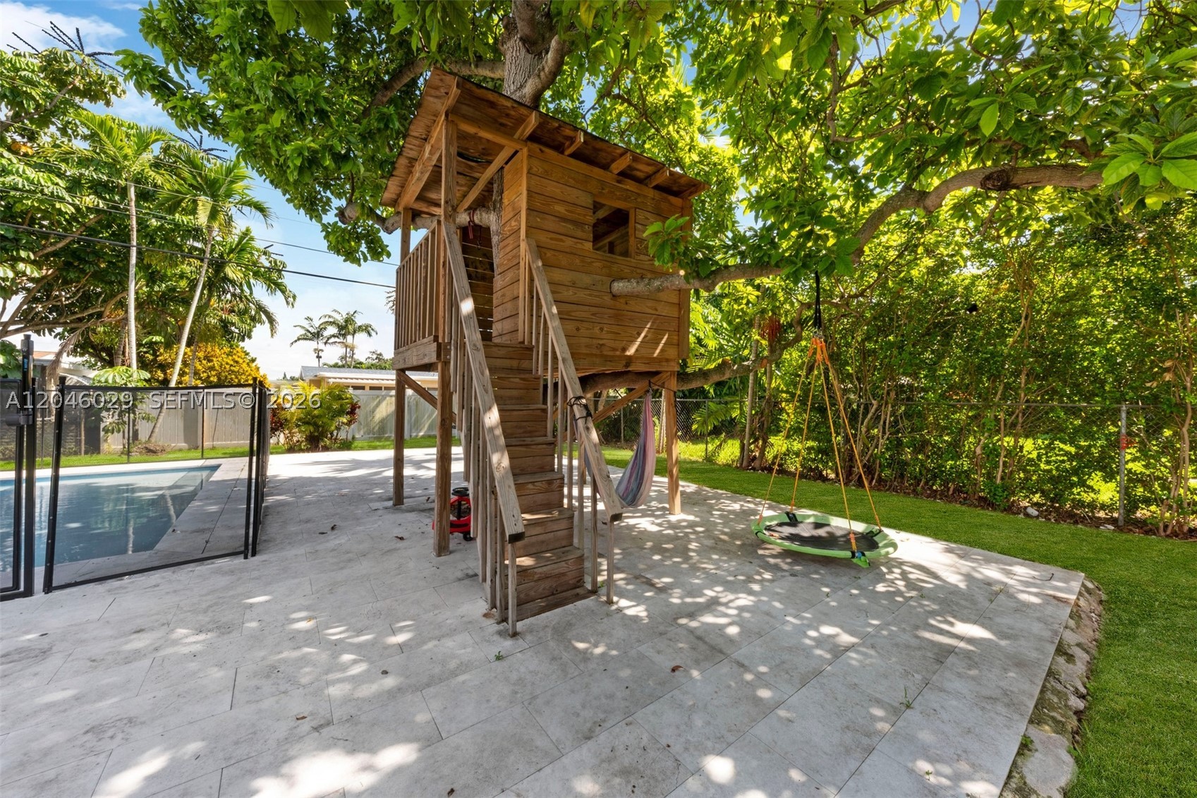 945 NE 176th St, Miami FL 33162