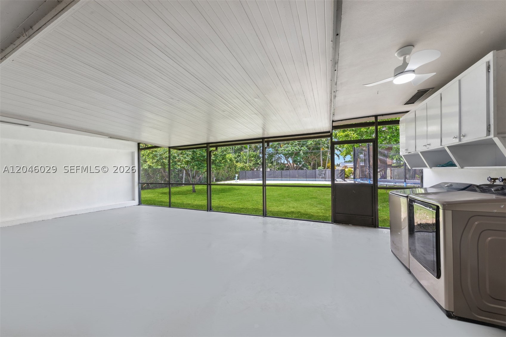 945 NE 176th St, Miami FL 33162