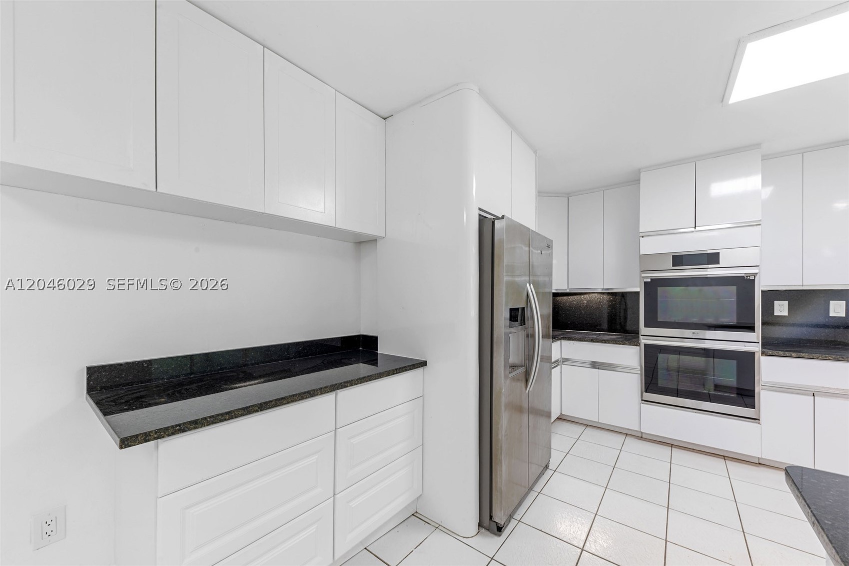 945 NE 176th St, Miami FL 33162