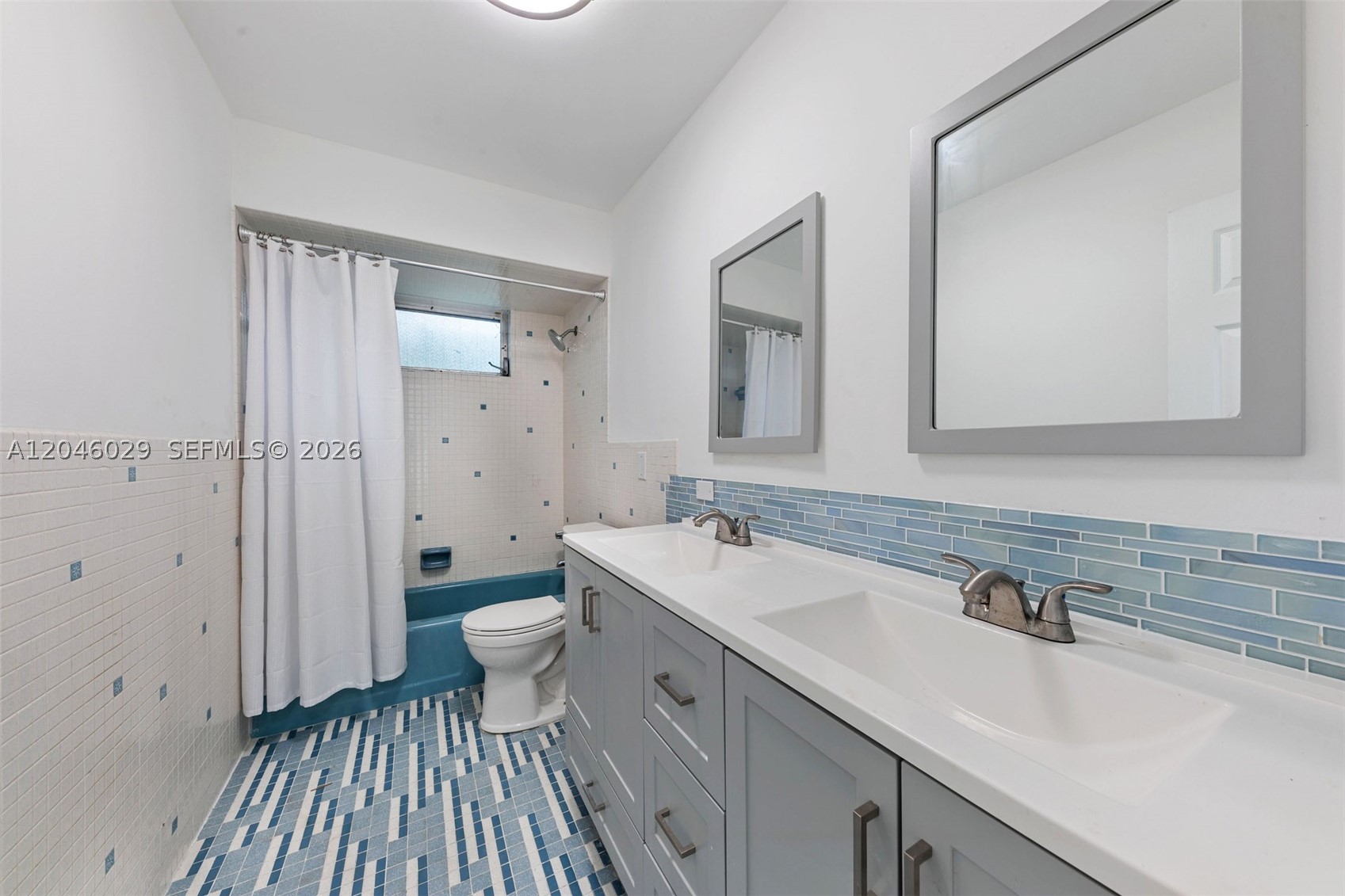 945 NE 176th St, Miami FL 33162