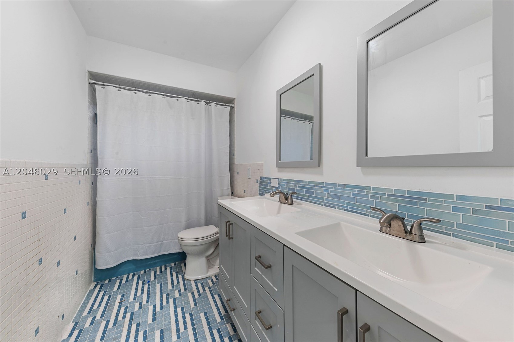 945 NE 176th St, Miami FL 33162