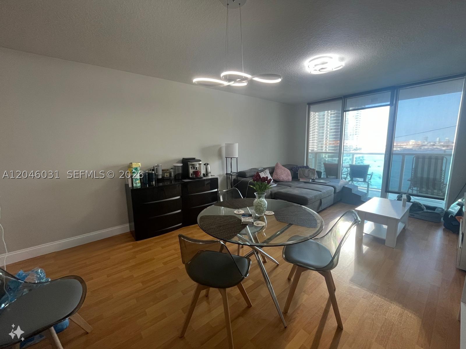 Miami FL 33131 - A12046031
