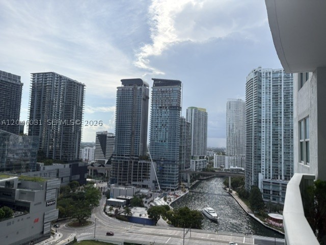 Miami FL 33131 - A12046031