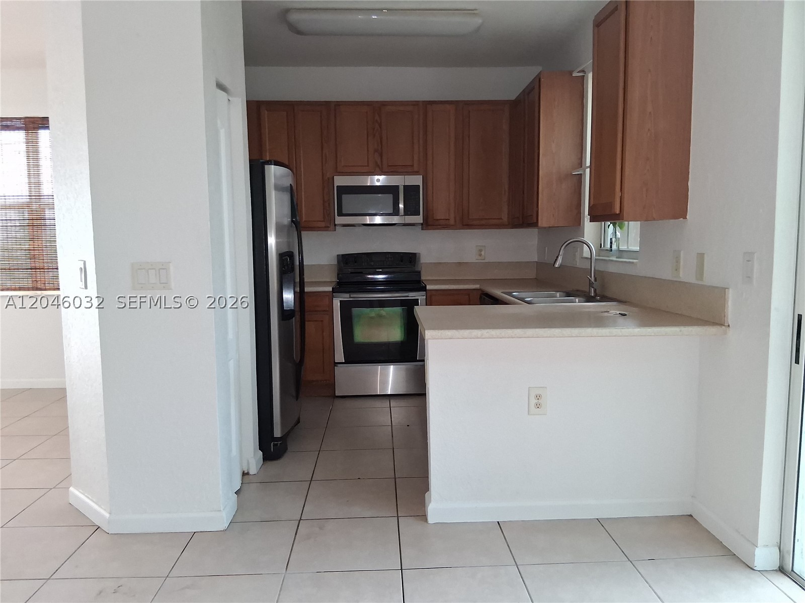 1044 NE 30th Ave, Homestead FL 33033