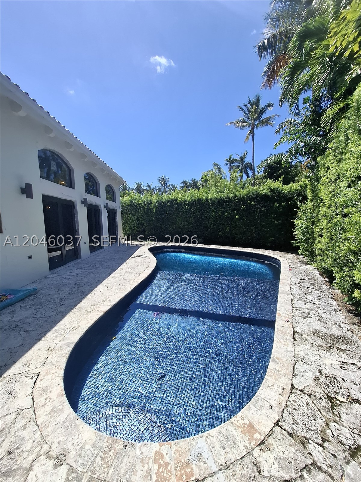 6350 Pinetree Dr, Miami Beach FL 33141