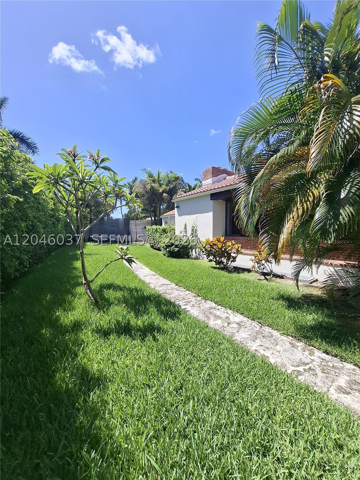 6350 Pinetree Dr, Miami Beach FL 33141