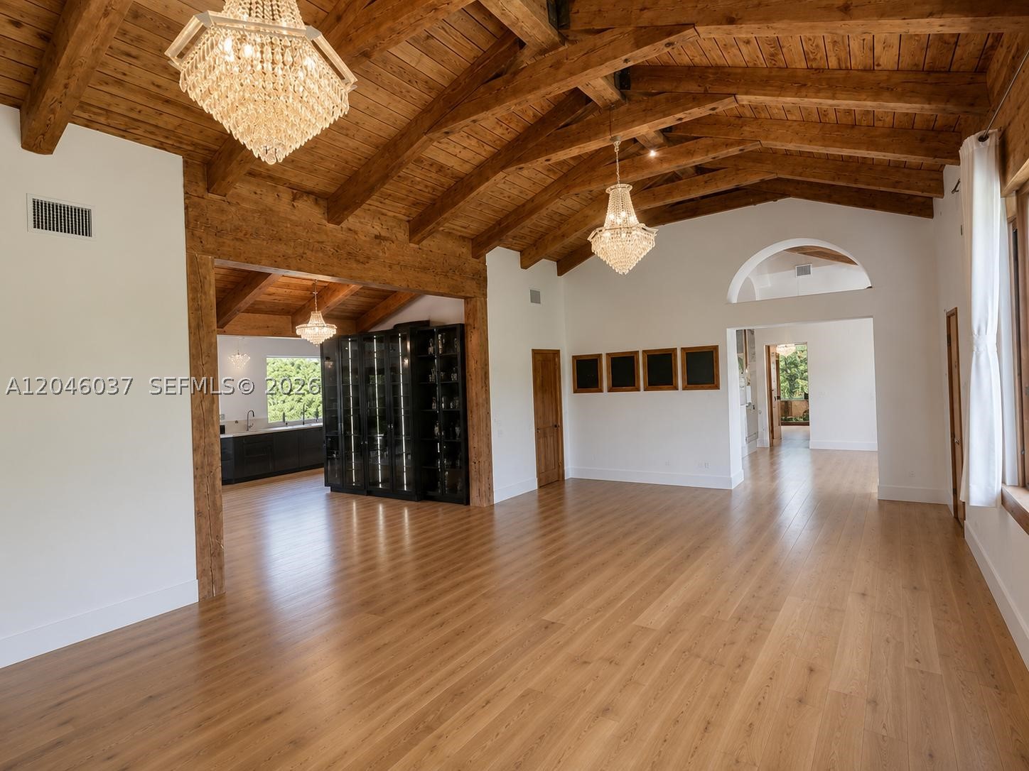 6350 Pinetree Dr, Miami Beach FL 33141