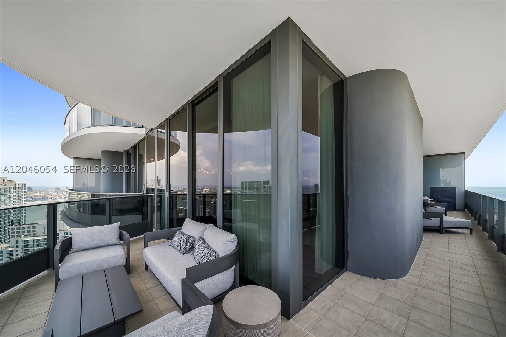 1000 Brickell Plz #PH5807, Miami FL 33131