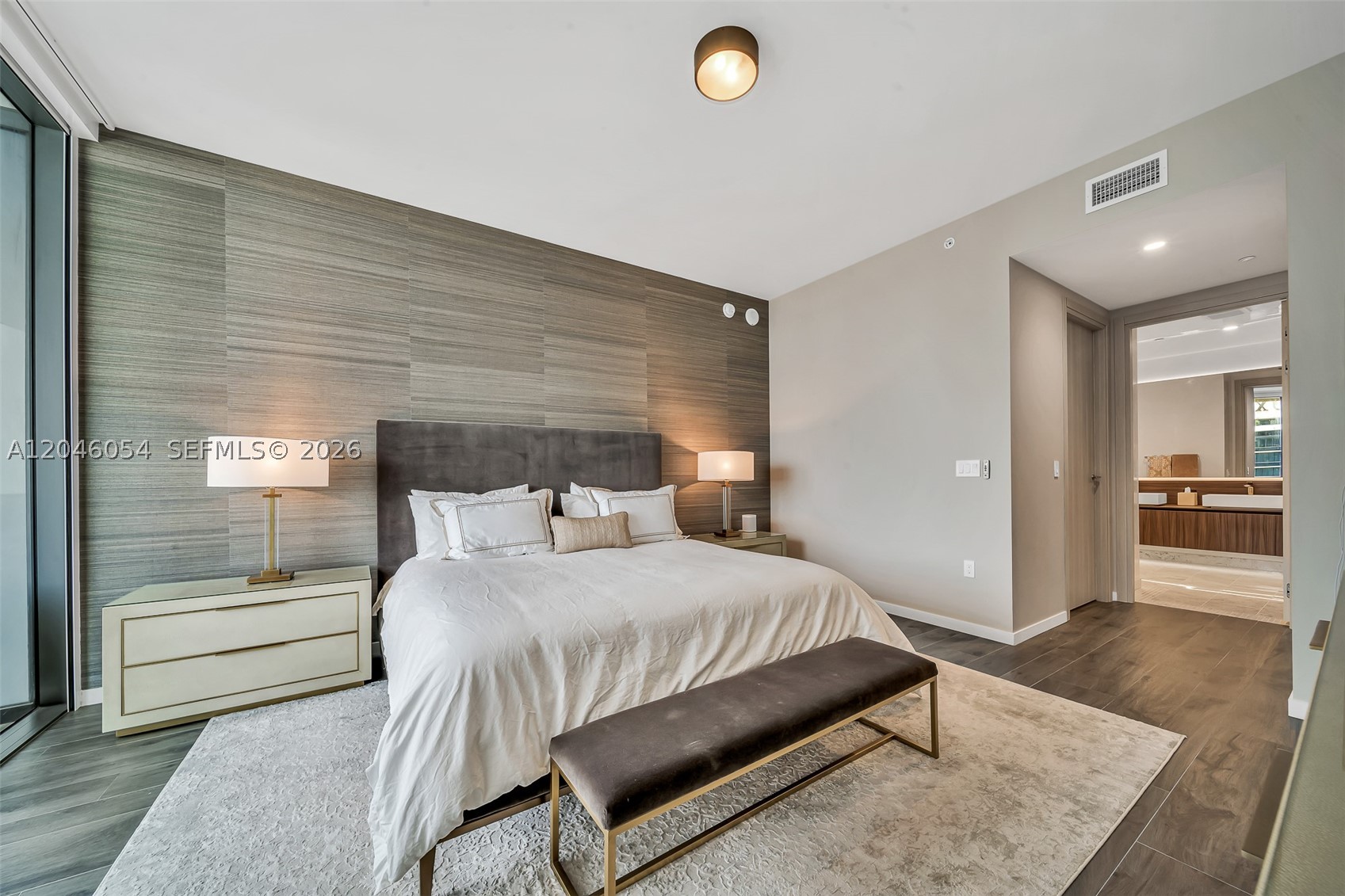 1000 Brickell Plz #PH5807, Miami FL 33131