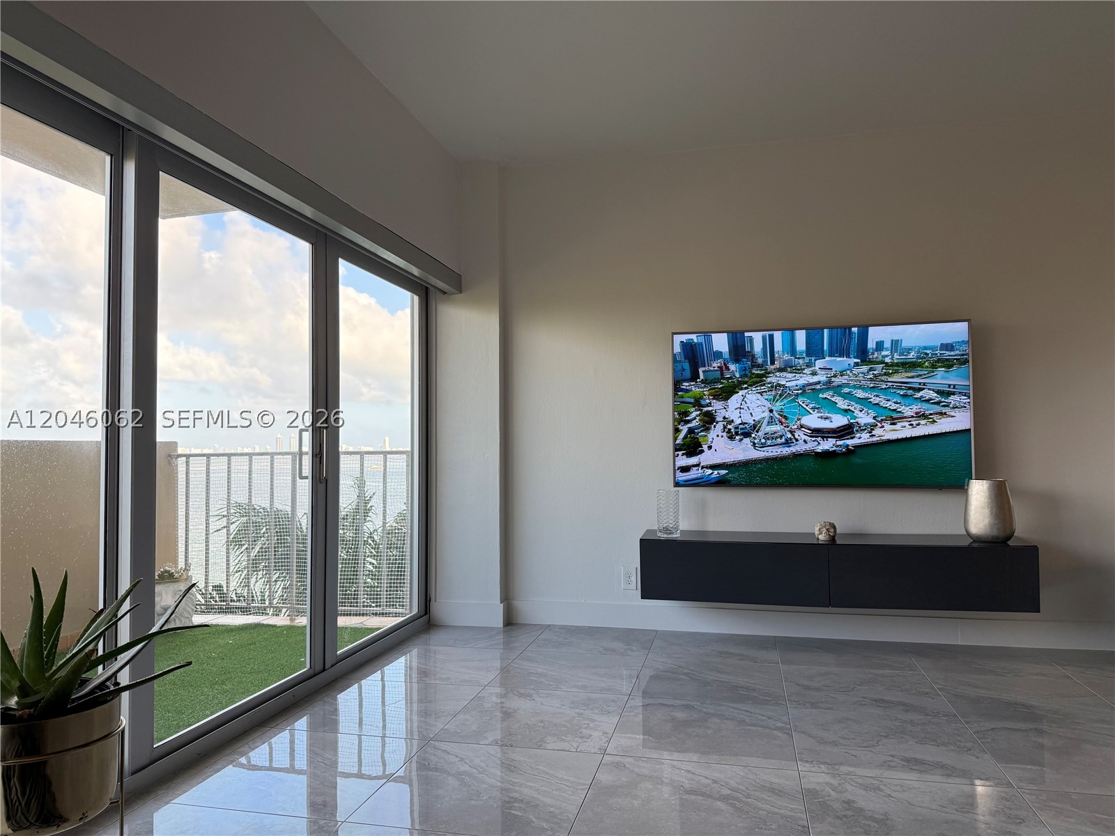 880 NE 69th St #5Q, Miami FL 33138