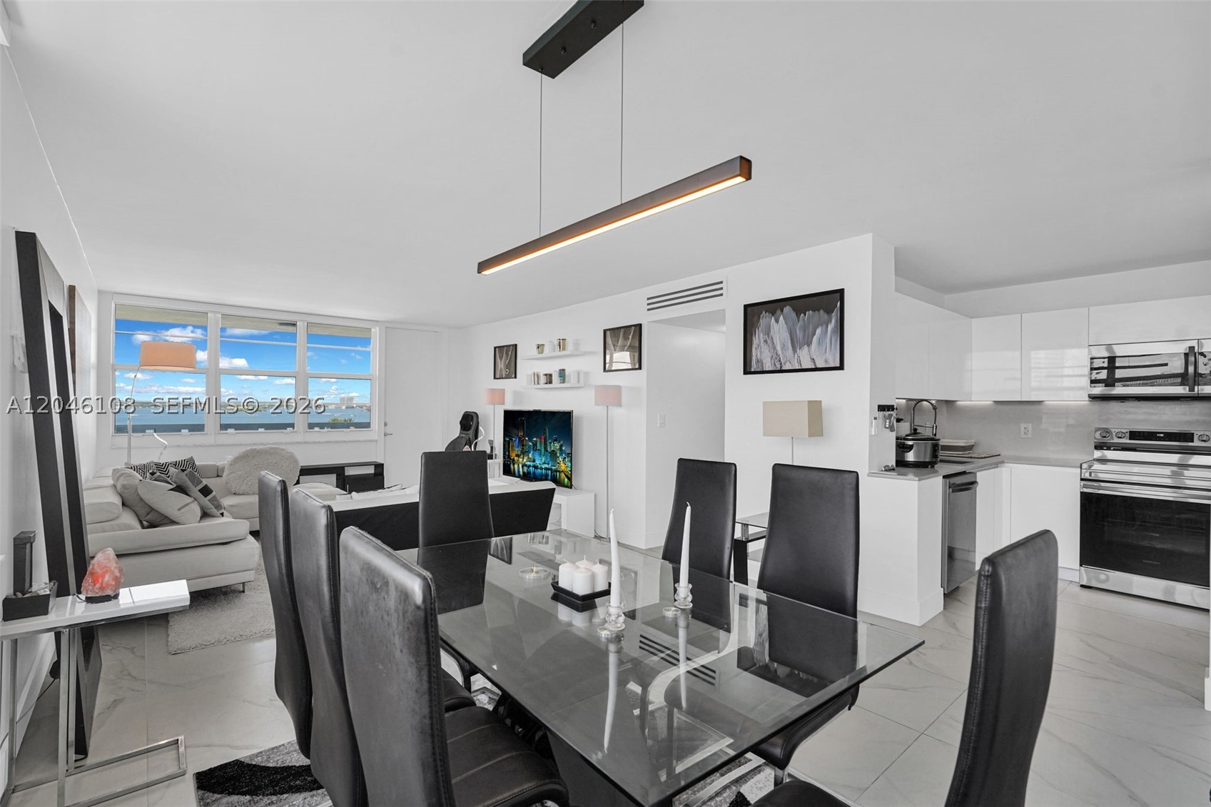 2016 Bay Dr #808, Miami Beach FL 33141