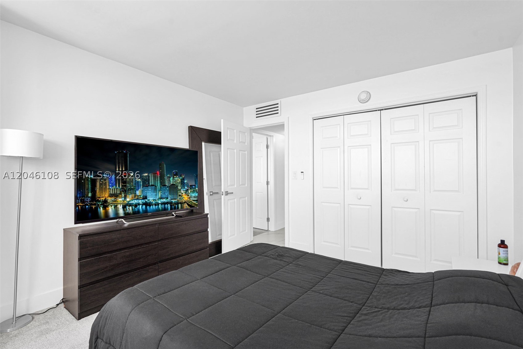 2016 Bay Dr #808, Miami Beach FL 33141