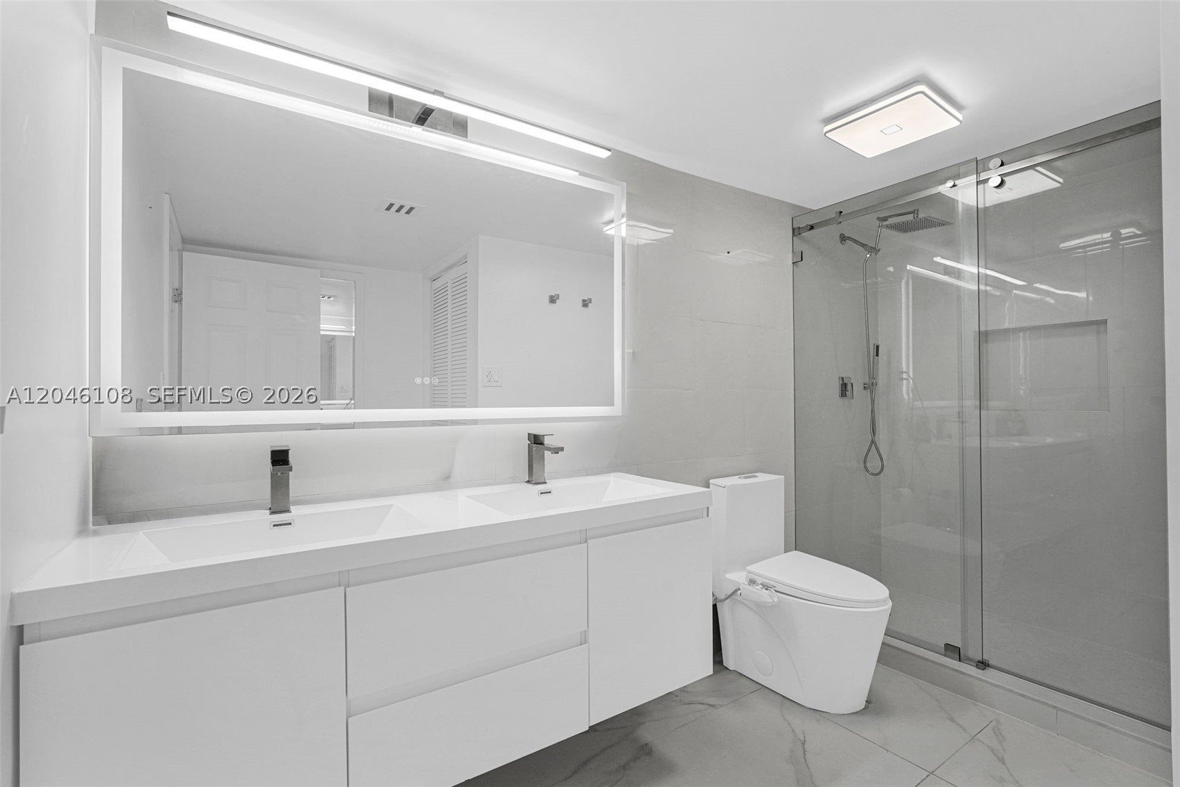 2016 Bay Dr #808, Miami Beach FL 33141